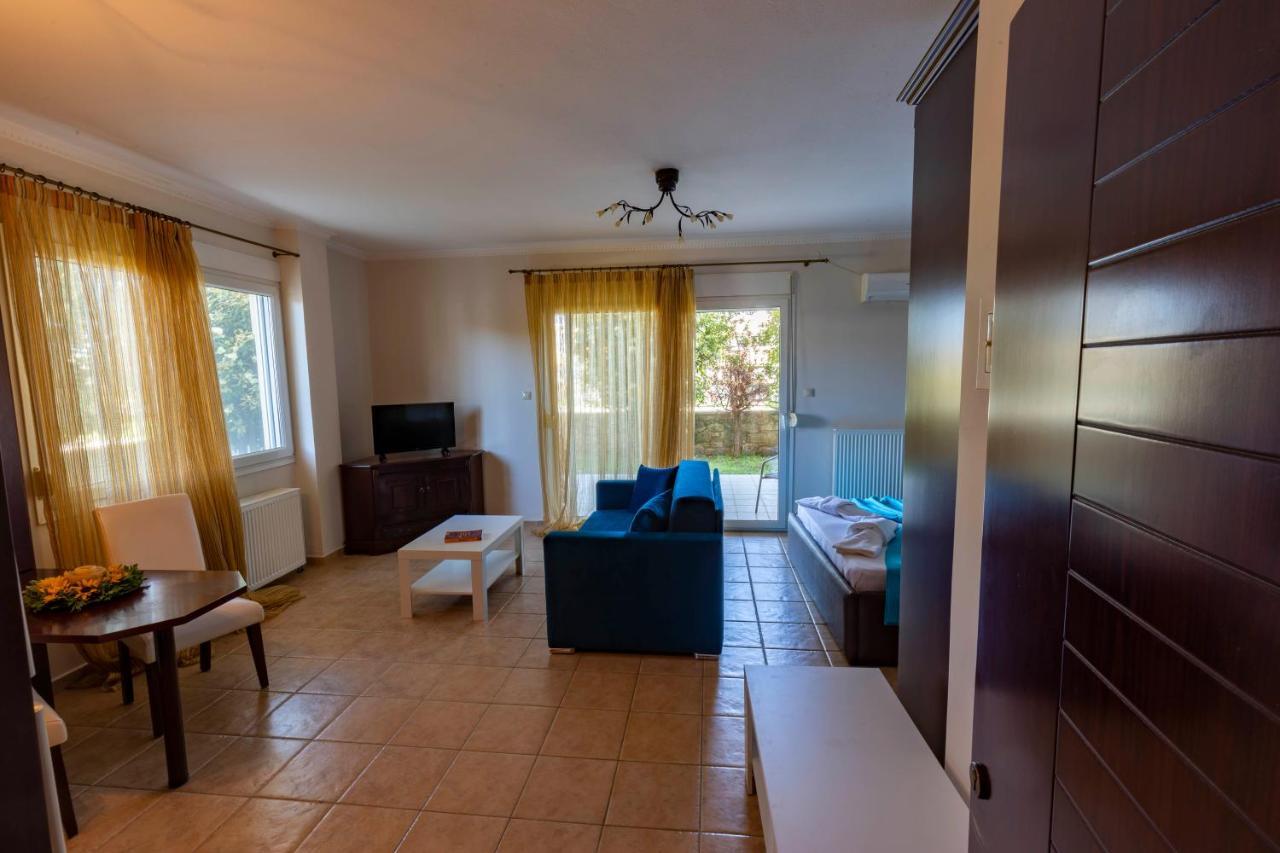 Appartamento Elvis Nest Nea Moudania Esterno foto