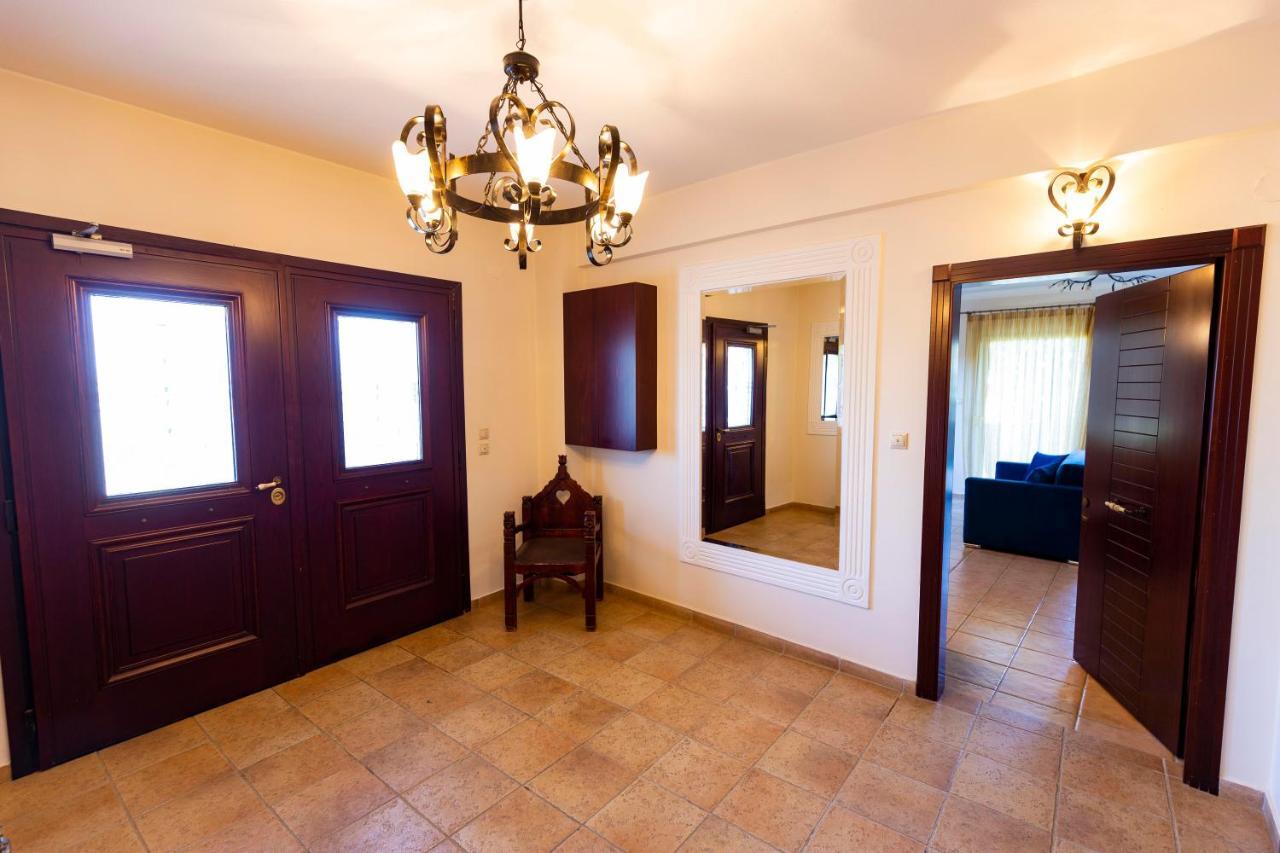 Appartamento Elvis Nest Nea Moudania Esterno foto